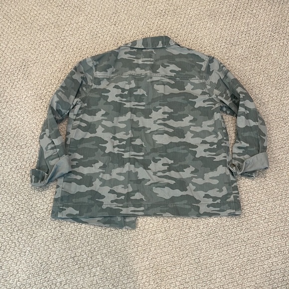 Universal Thread army utility jacket. Size M. - Picture 3 of 3